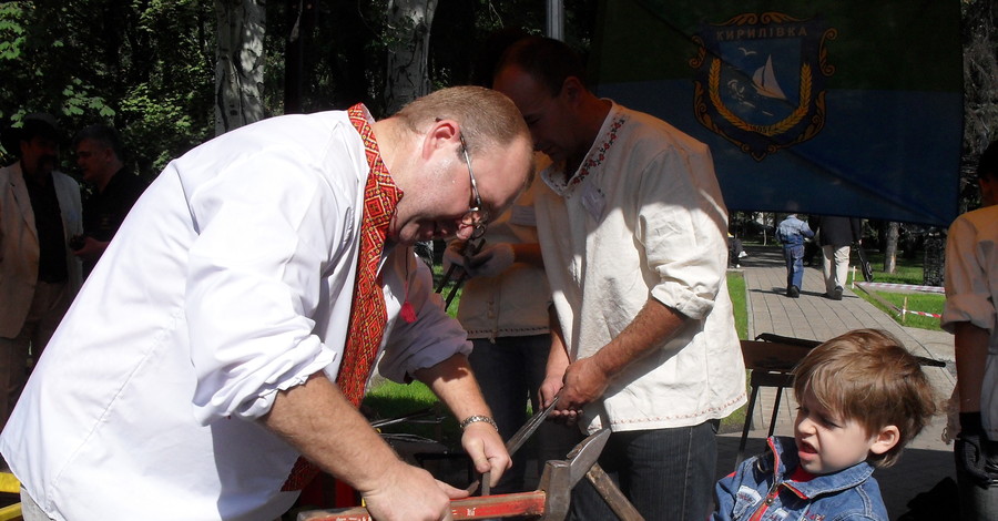 На кузнечном фестивале Халаджи будет ковать раскаленный металл голыми руками