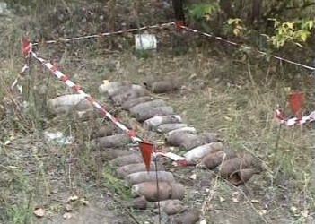 Луганские чекисты обнаружили гигантский склад боеприпасов