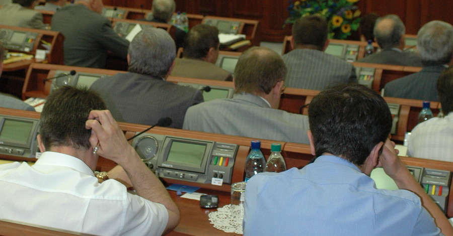 На каждое кресло депутата горсовета в Донецке претендует шесть кандидатов  