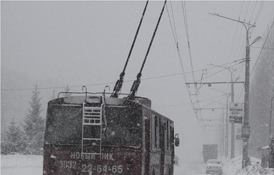 Мариуполь опять во власти снега 