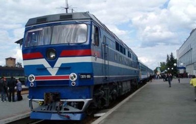 К праздникам Донецкая железная дорога запустила дополнительные поезда