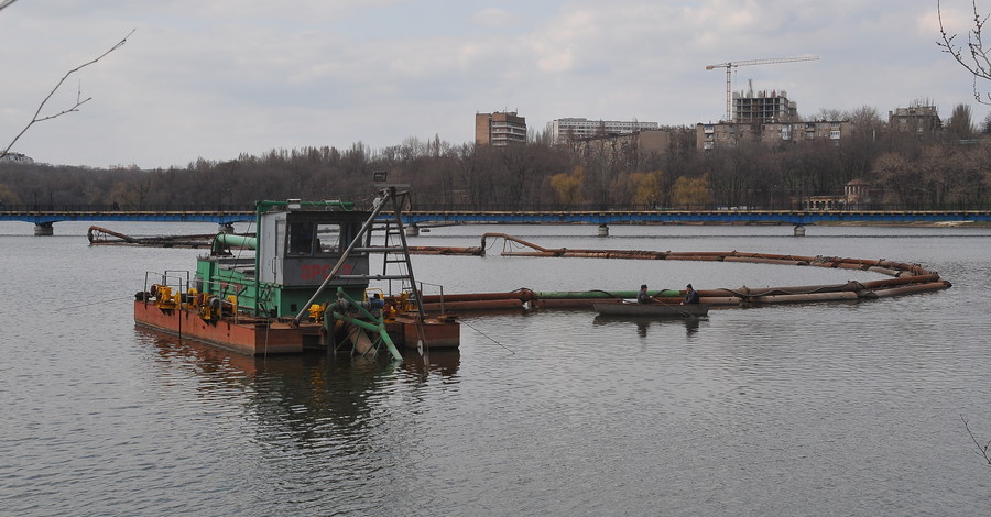 В Донецке почистят пруды и возьмутся за море