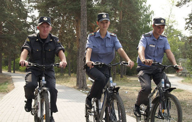 Мариупольскую милицию пересадили на велосипеды  