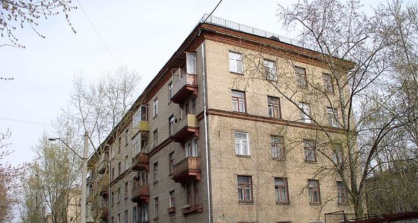 На Луганщине пенсионерка выпрыгнула из окна своей квартиры