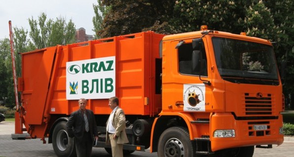 Донецкий мусор будет убирать машина за миллион гривен      