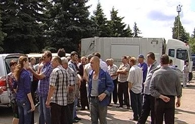 Из-за забастовки три центральных района Донецка утопают в мусоре