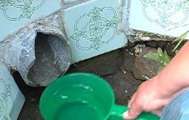 Центр Макеевки четыре года живет без водоснабжения
