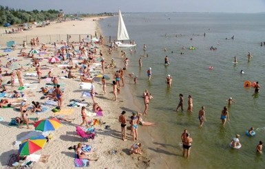 Донецкая санстанция хочет снять запрет на купание в море 