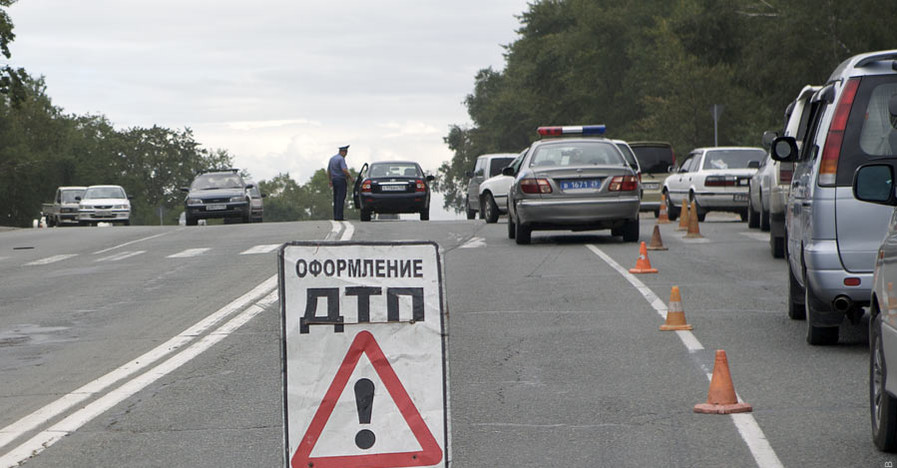 В Луганске женщина на «крутой тачке» сбила 14-летнего подростка