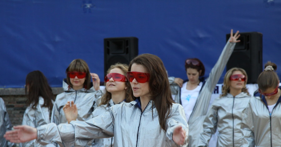 В центре Донецка танцевали свободные люди