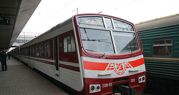 В Донецке пригородные поезда заменят автобусы