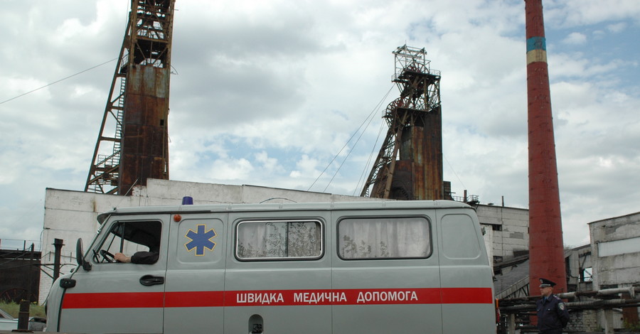 Число погибших горняков на шахте под Донецком достигло трех