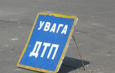 В Донбассе маленький мальчик угодил под колеса легковушки