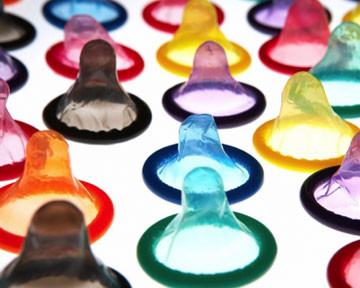В разгар курортных романов с аптечных прилавков исчезли презервативы 