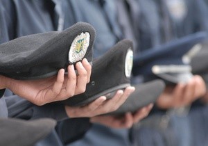 К Евро-2012 донецких милиционеров оденут в обновки