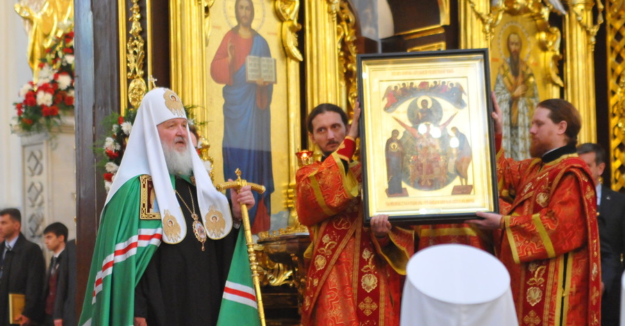 В Луганске патриарх Кирилл благословит молодоженов