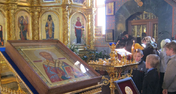 На Казанскую в Донецк привезут мощи святых