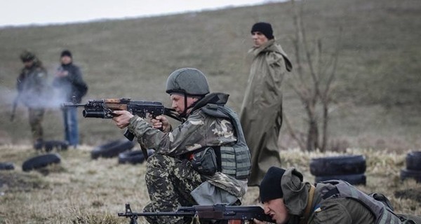 Штаб АТО: украинских военных обстреляли в Широкино и Марьинке
