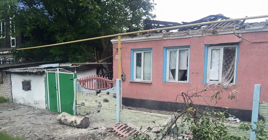 Донецк пережил ожесточенный ночной обстрел: один мирный житель погиб, 11 ранены