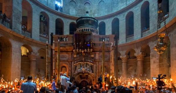 Пасха-2021: Афон закрыт, Иерусалим под вопросом, в храм идти необязательно