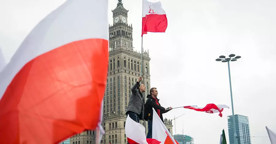 День незалежності Польщі: націоналісти на марші та колективне виконання гімну
