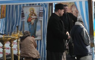 В храмах Донецка на Рождество будут молиться за мир